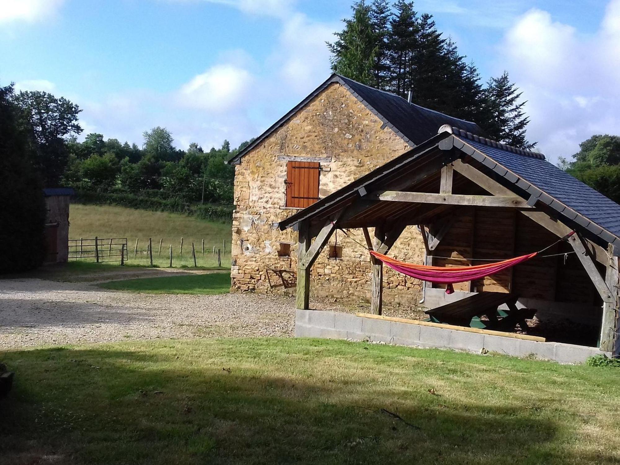Gite De Charme Renove Avec Cheminee, Terrasse Et Proche Randonnees - Capacite 13 Pers. - Fr-1-410-179 Saint-Léonard-des-Bois المظهر الخارجي الصورة