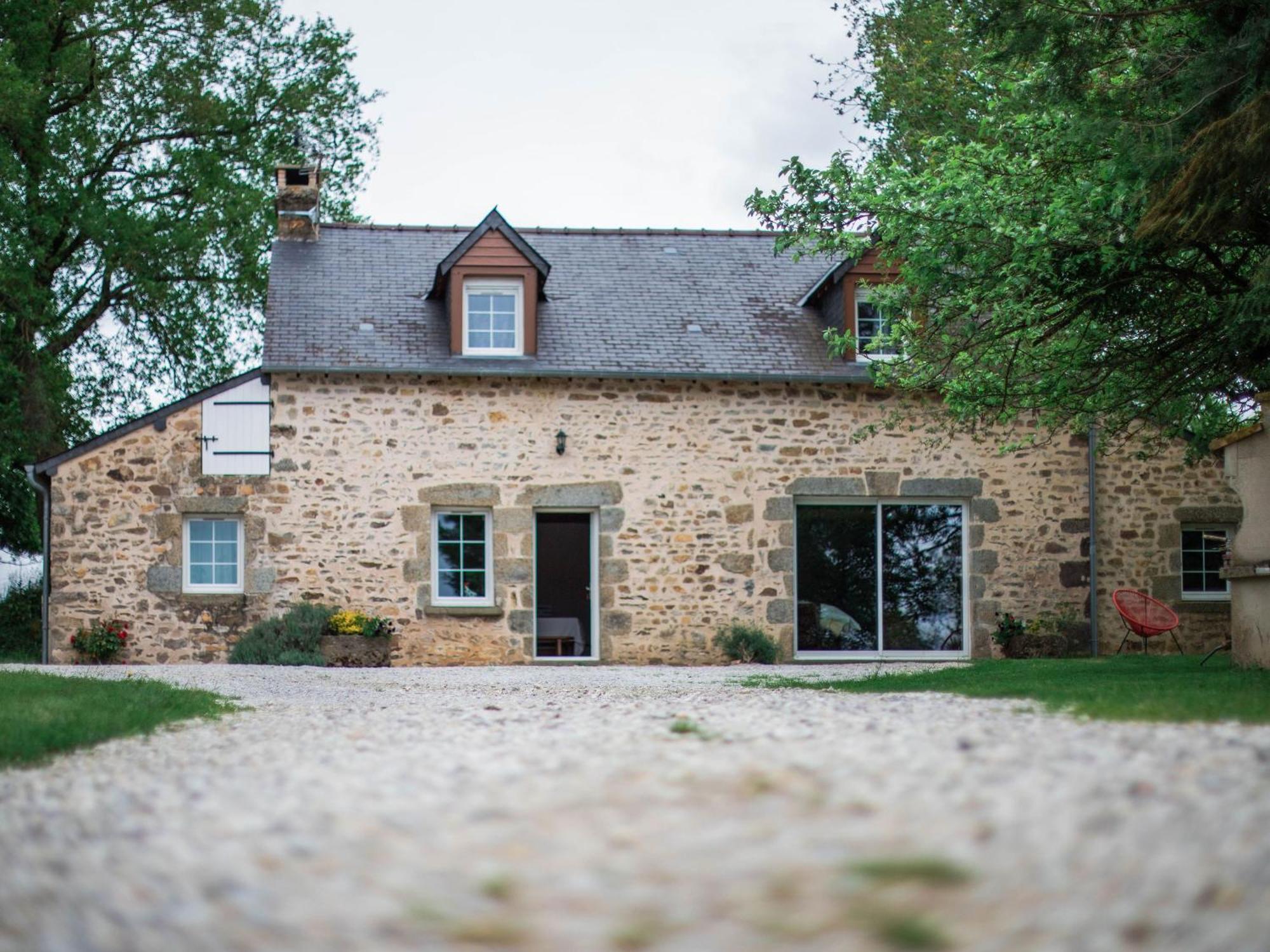 Gite De Charme Renove Avec Cheminee, Terrasse Et Proche Randonnees - Capacite 13 Pers. - Fr-1-410-179 Saint-Léonard-des-Bois المظهر الخارجي الصورة